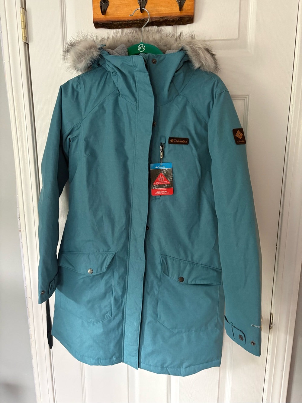 Columbia Teal Woman’s Winter Puffer Parka with Faux Fur Hood